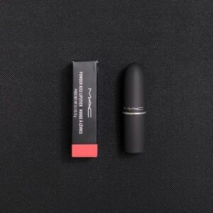 MAC Devoted to Chili Powder Kiss Plush Moisture-Matte Creamy Lipstick